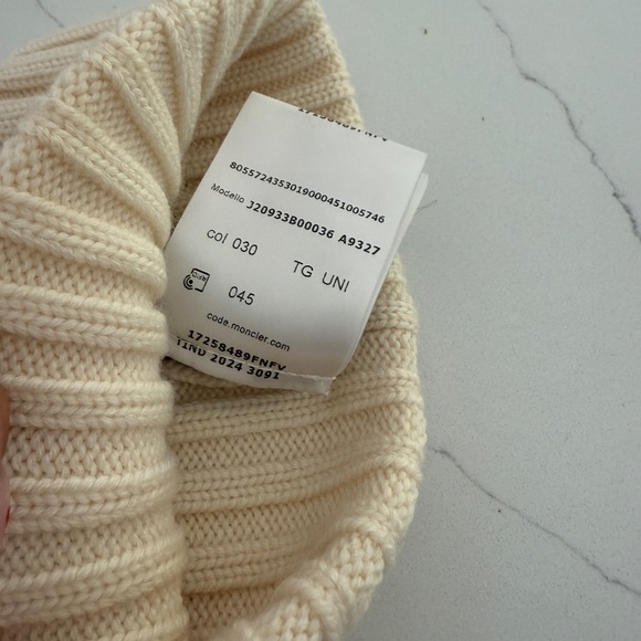 MONCLER Wool Beanie Beige Wool Warm Designer Hat Fall Winter - Picture 6 of 8